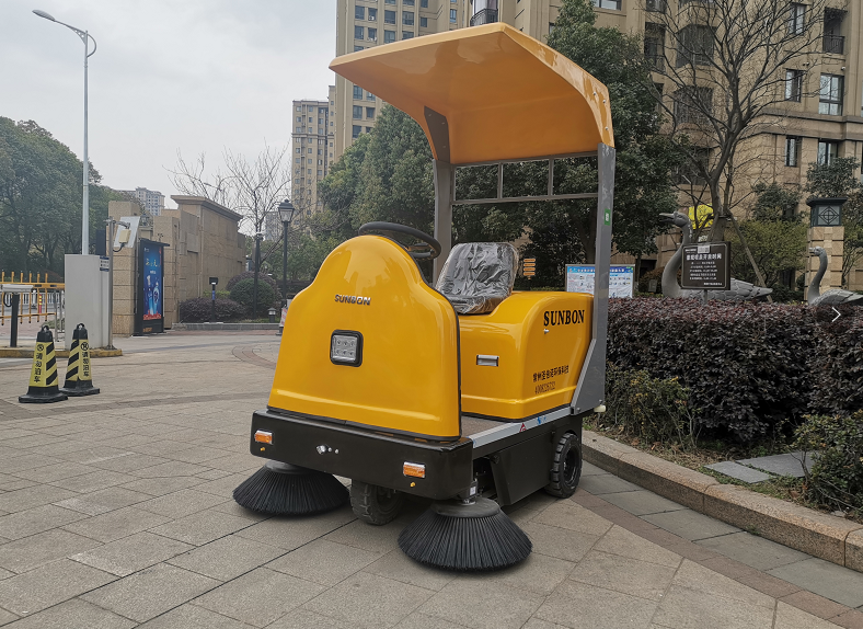  電動掃地車走進無錫融創熙園小區